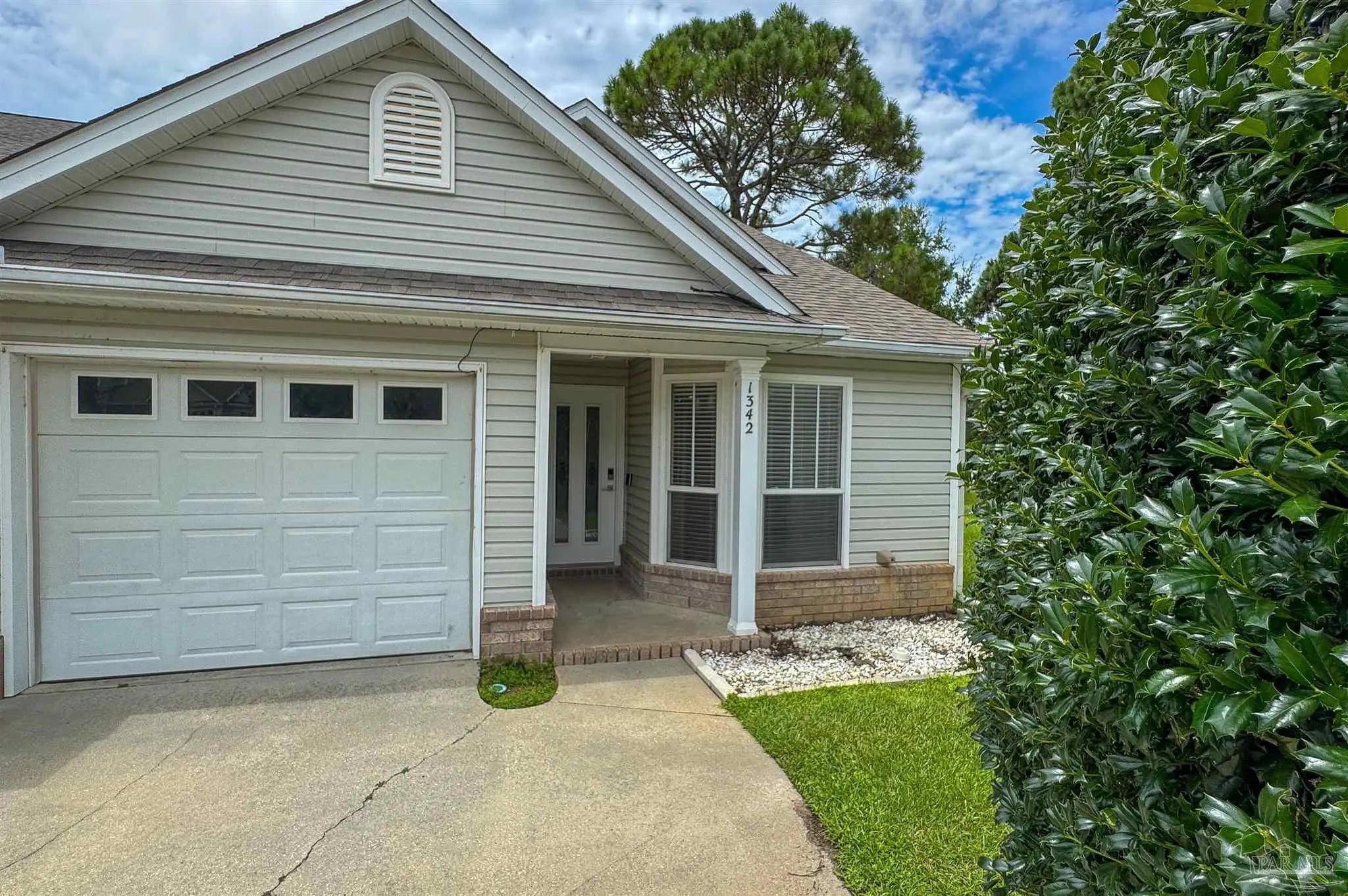 Photo of Listing #669278