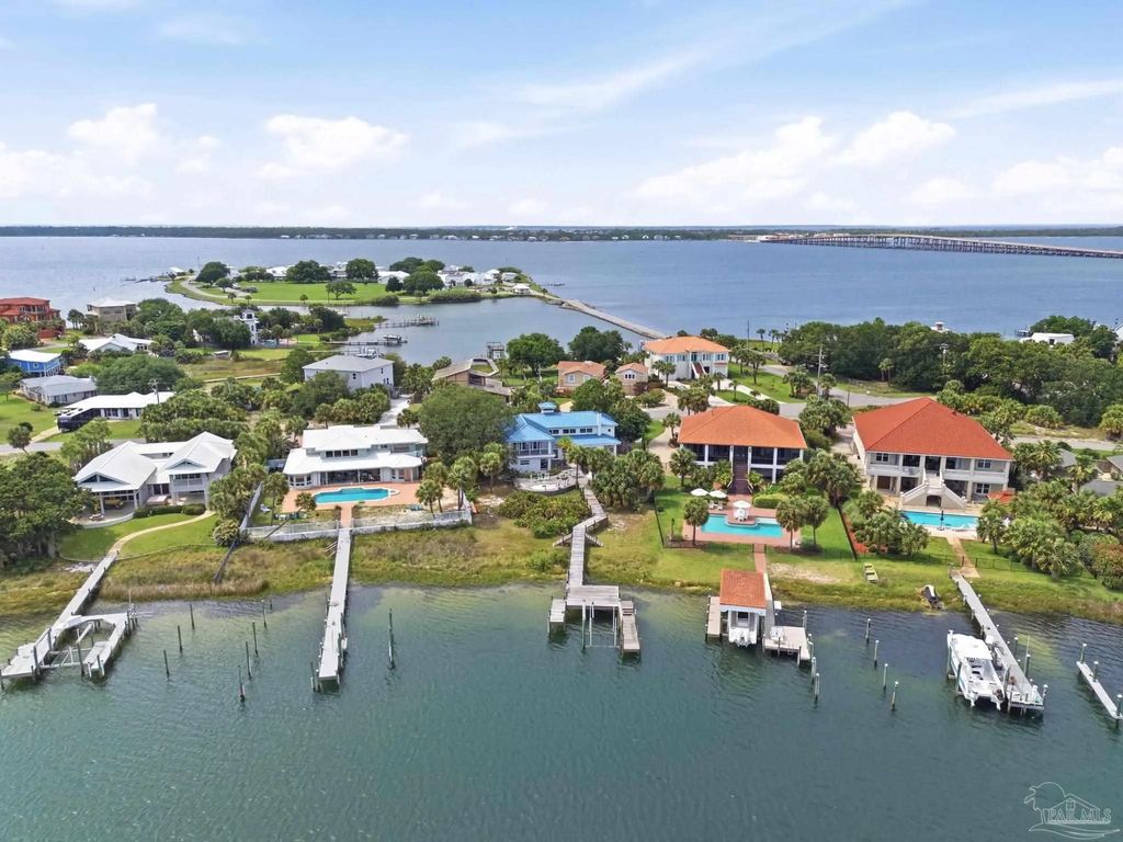 212 Sabine Dr, Pensacola Beach