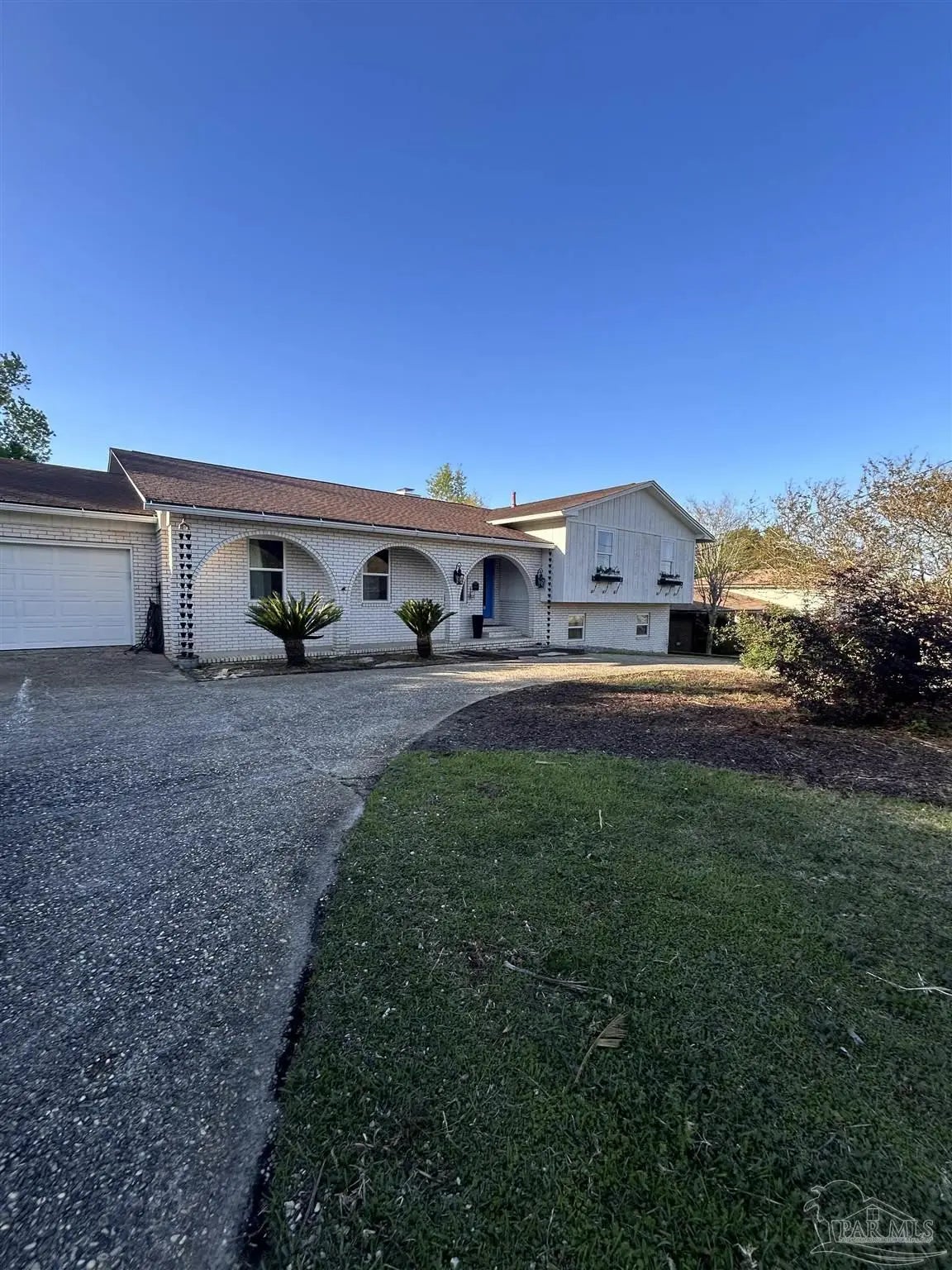 Photo of Listing #642723