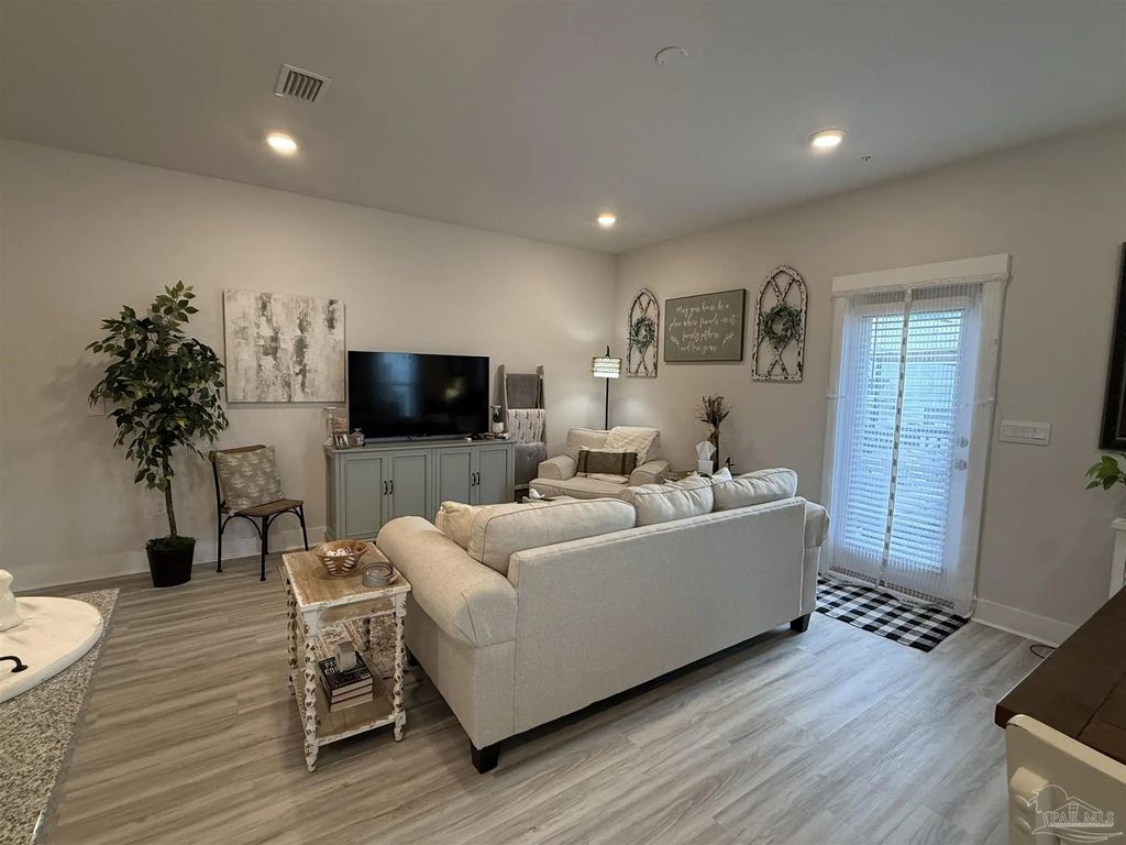 9539 Nature Creek Cir, Pensacola