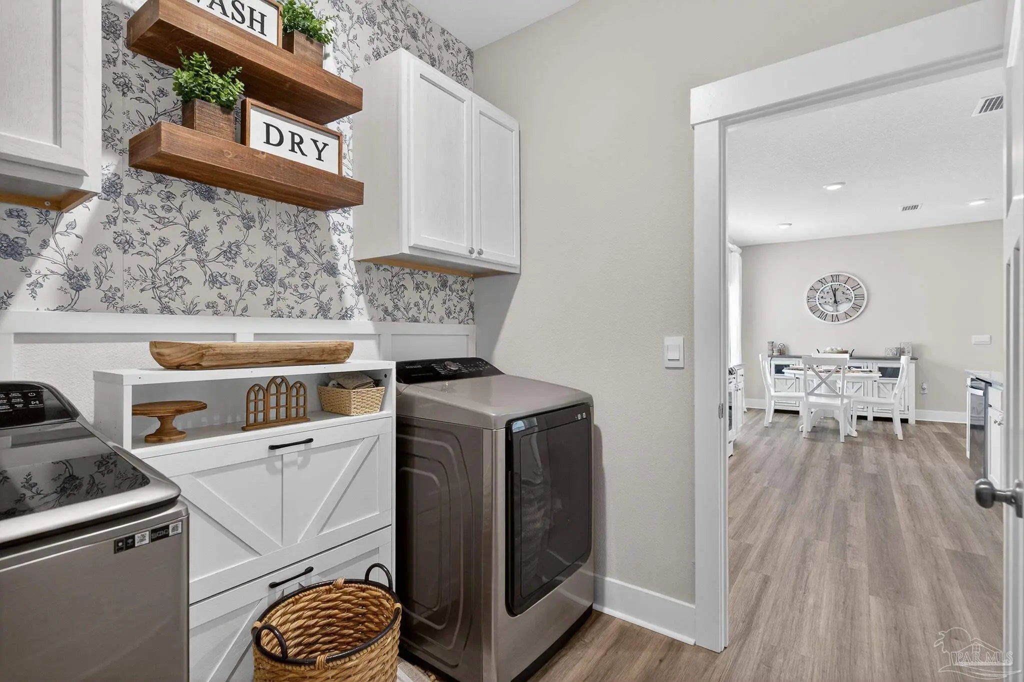 Photo of Listing #675470