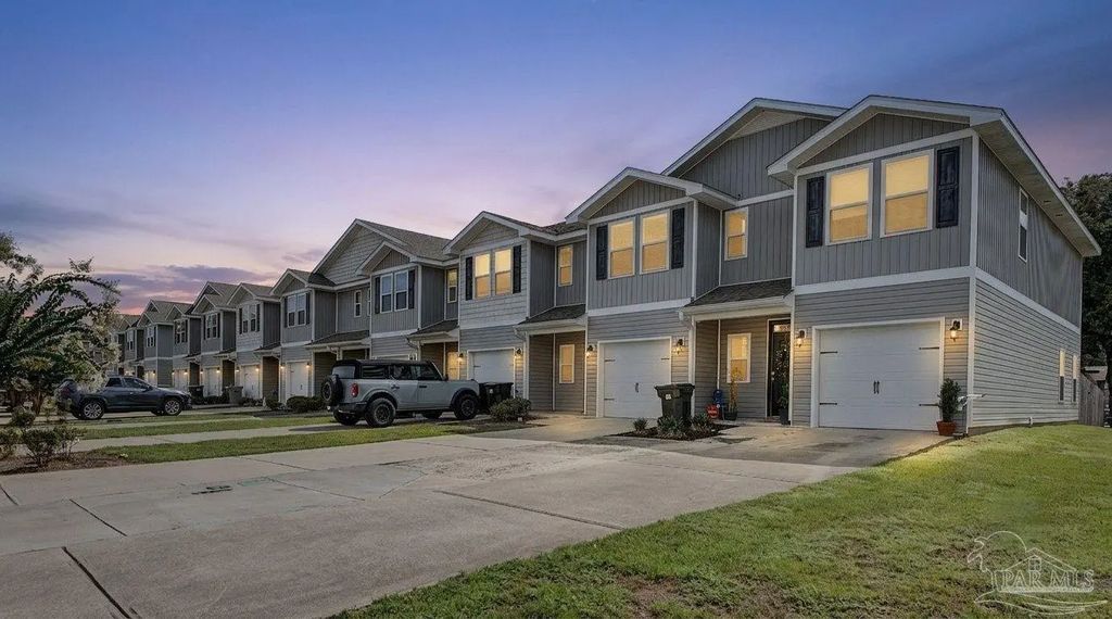 6004 Royal Port Ct, Pensacola