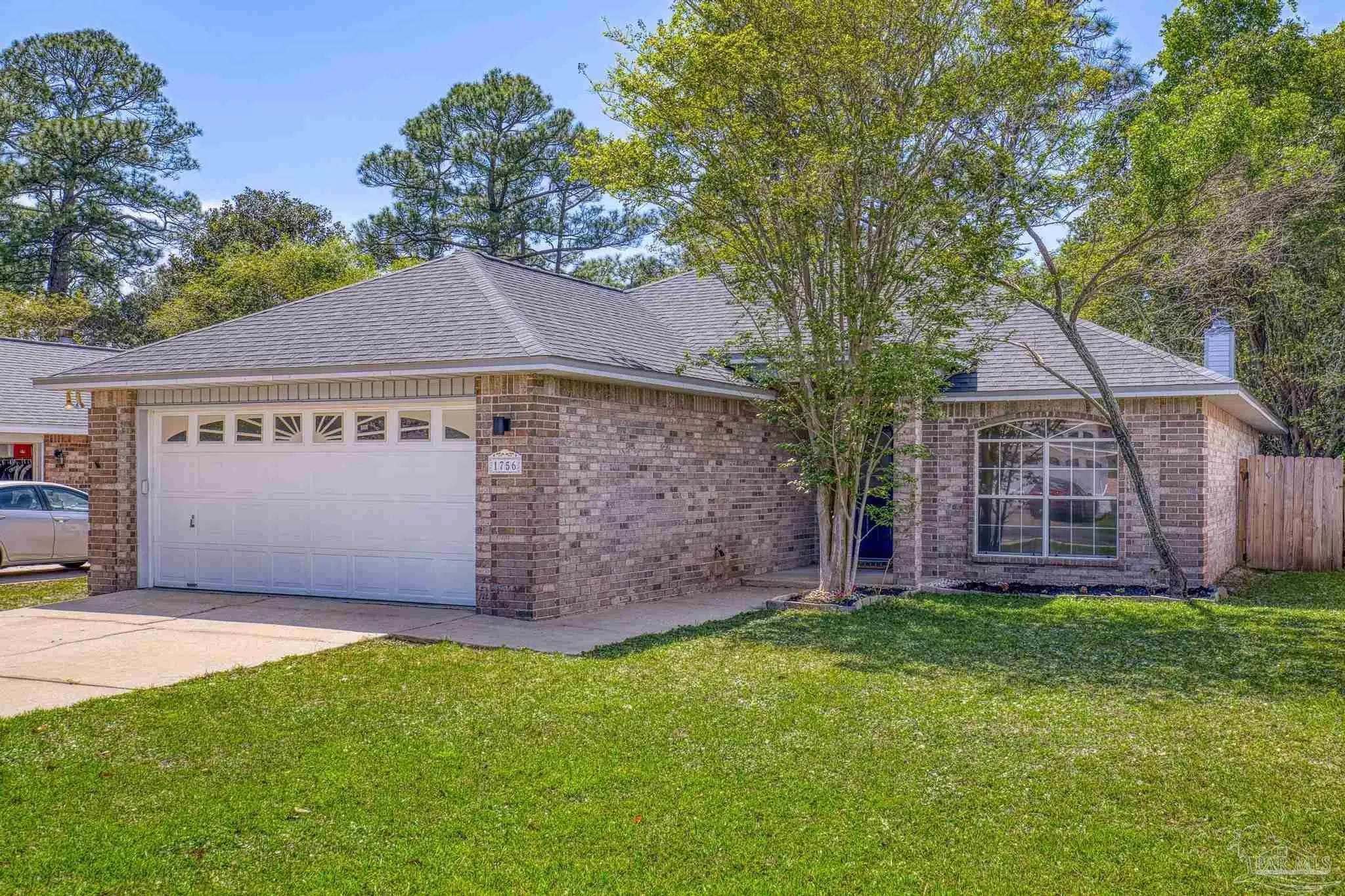 Photo of Listing #680315