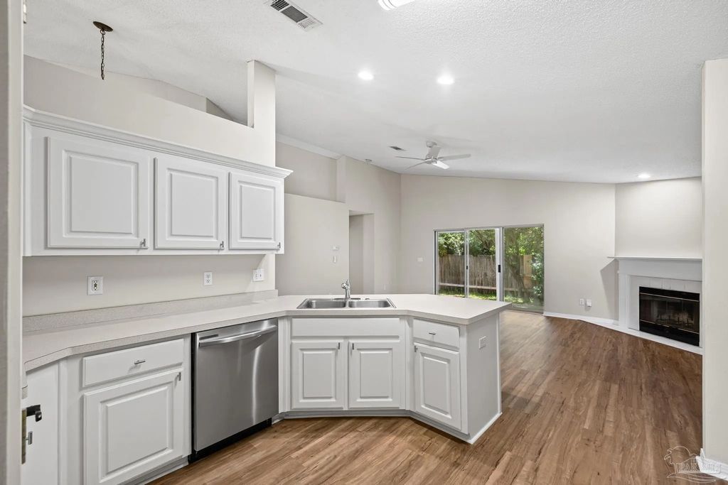 1756 Ivalea Cir, Navarre