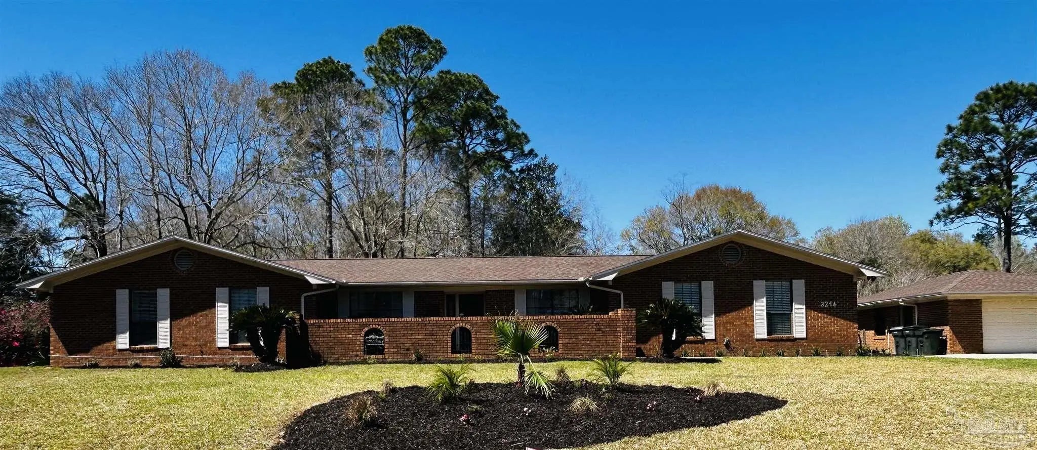 Photo of Listing #676478