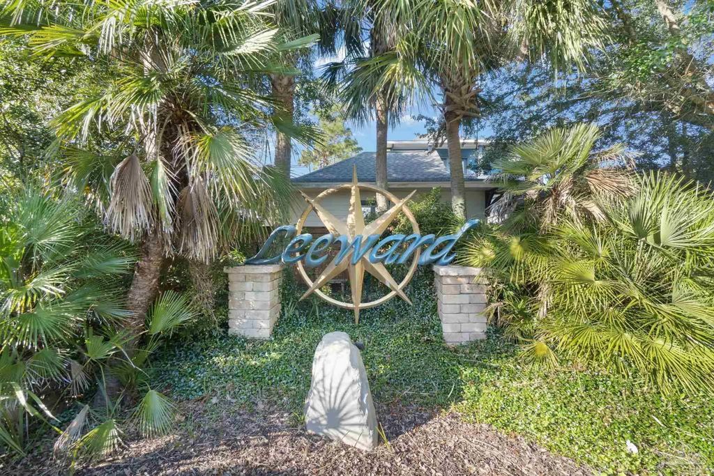 4972 Leeward Dr, Pensacola