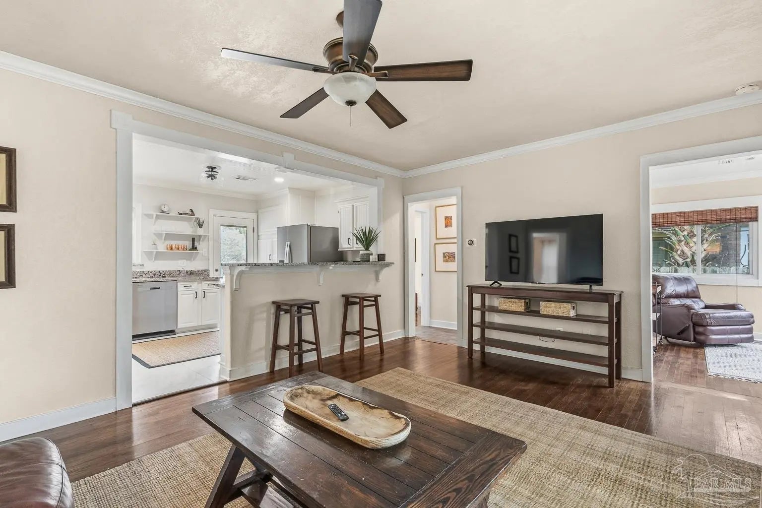 Photo of Listing #672999