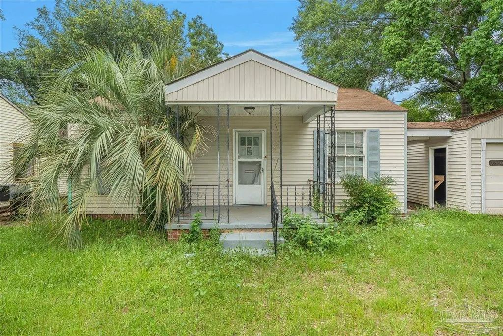 3704 W Lloyd St, Pensacola