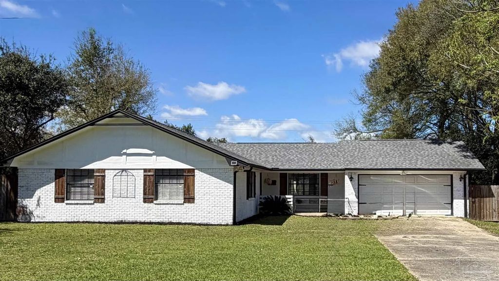 4470 Jumento Dr, Pensacola