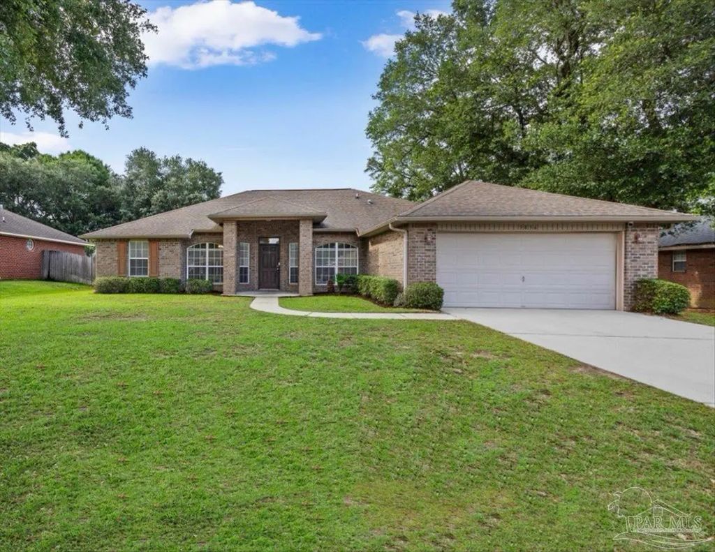 5836 Chi Chi Cir, Milton