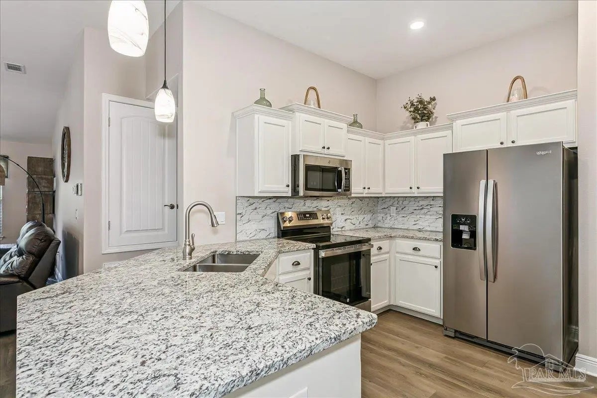 Photo of Listing #679590