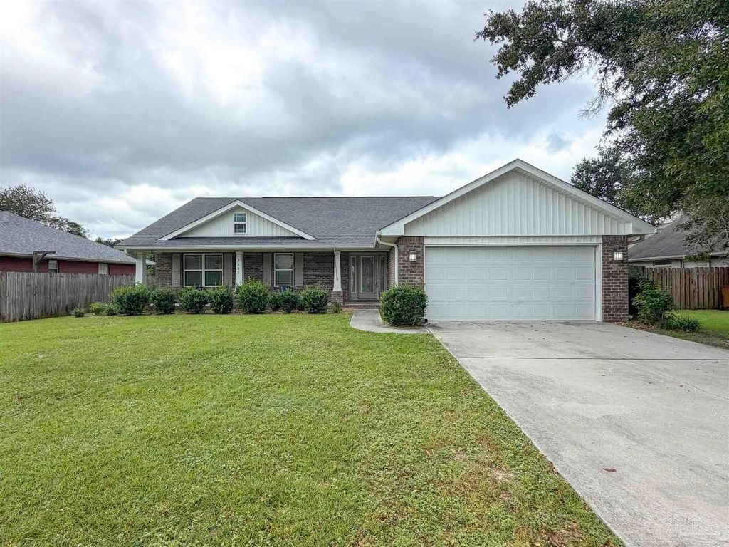 5680 Tucker Cir, Pace