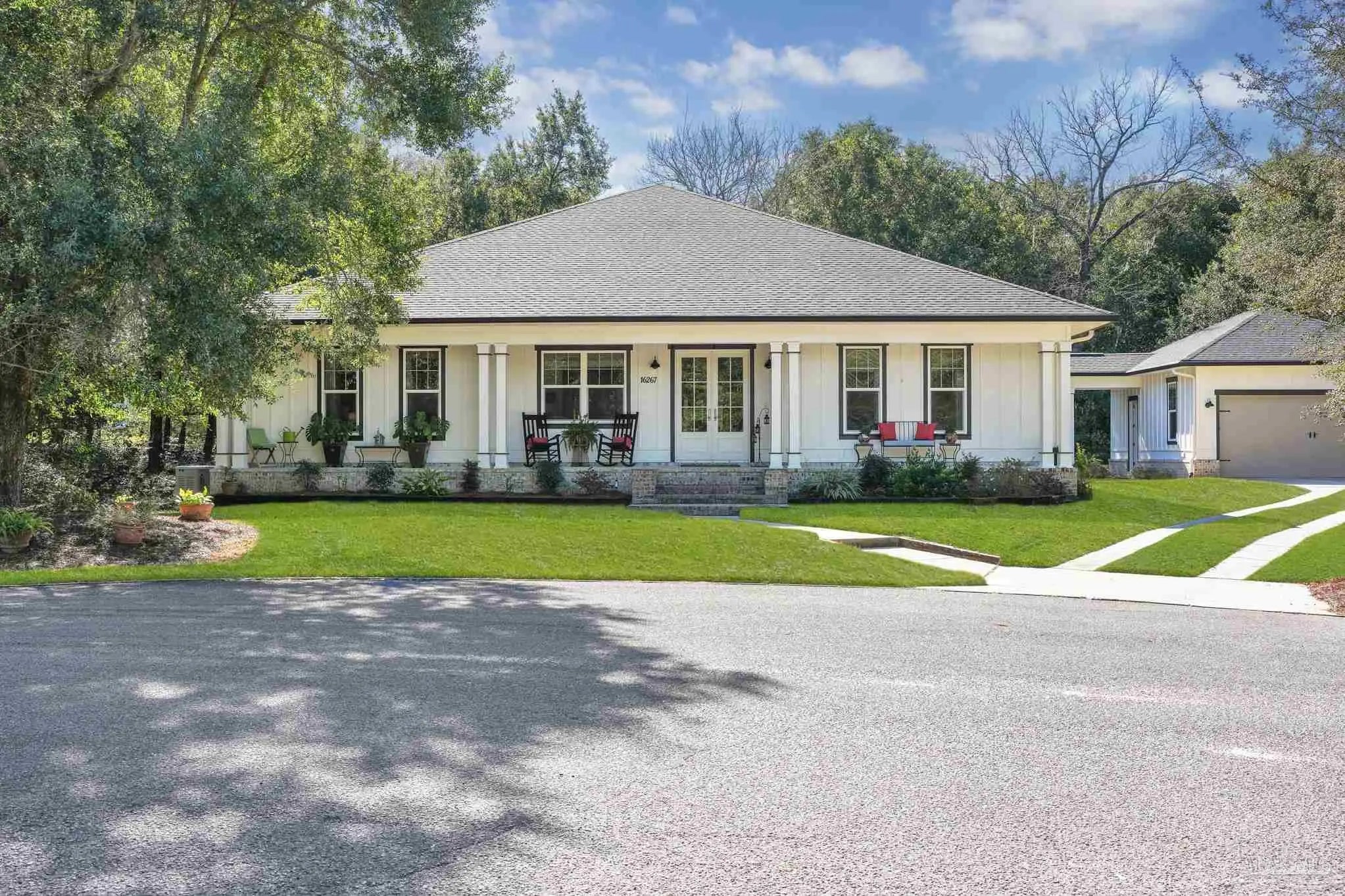 Photo of Listing #676583