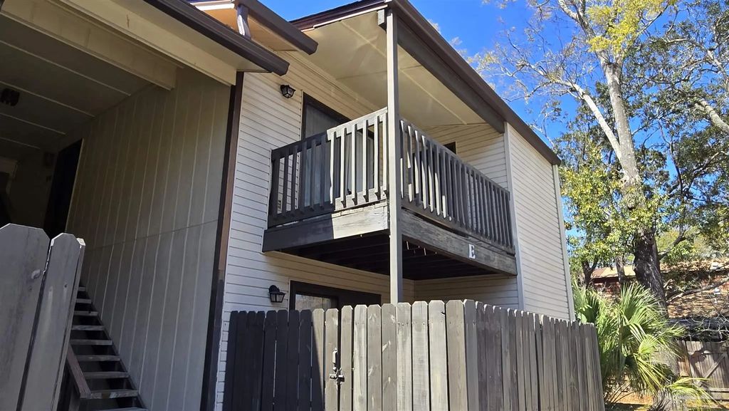 2201 Scenic Hwy #e8, Pensacola
