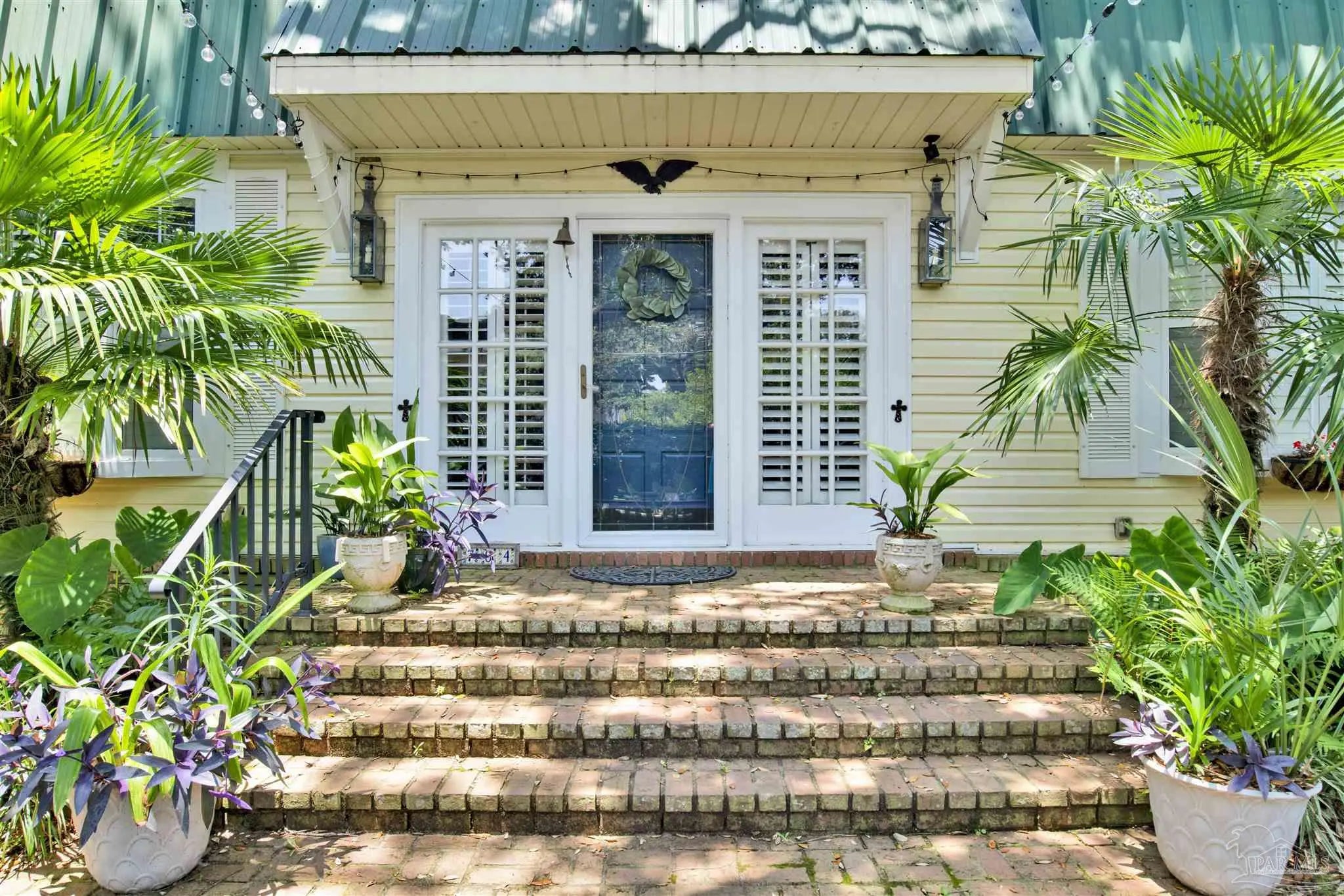 Photo of Listing #672477