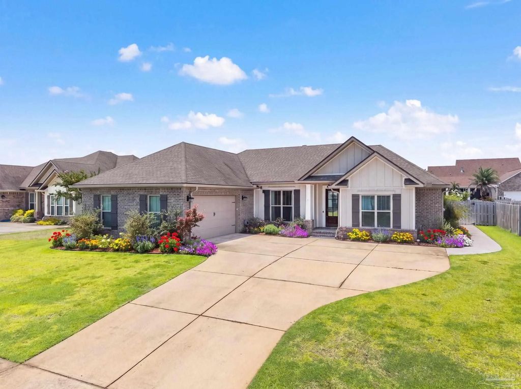 2437 Okatie Ln, Cantonment