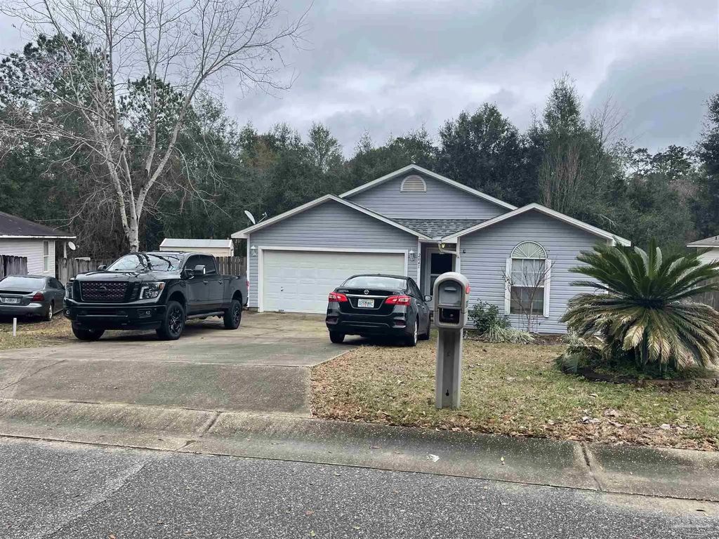 2041 Sequoia Cir, Pensacola