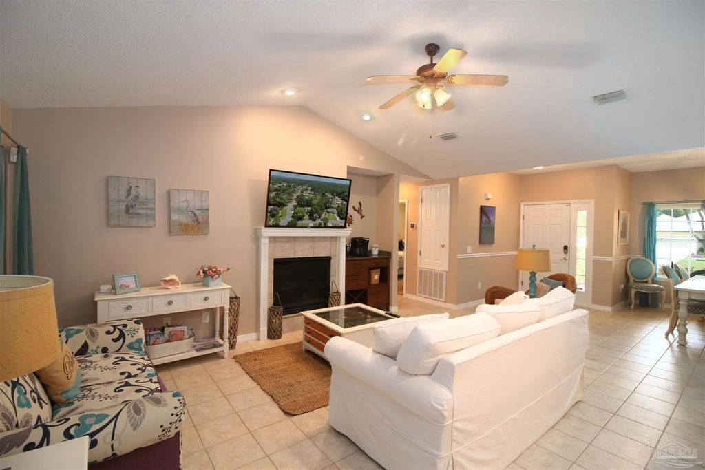 6495 Flagler Dr, Gulf Breeze