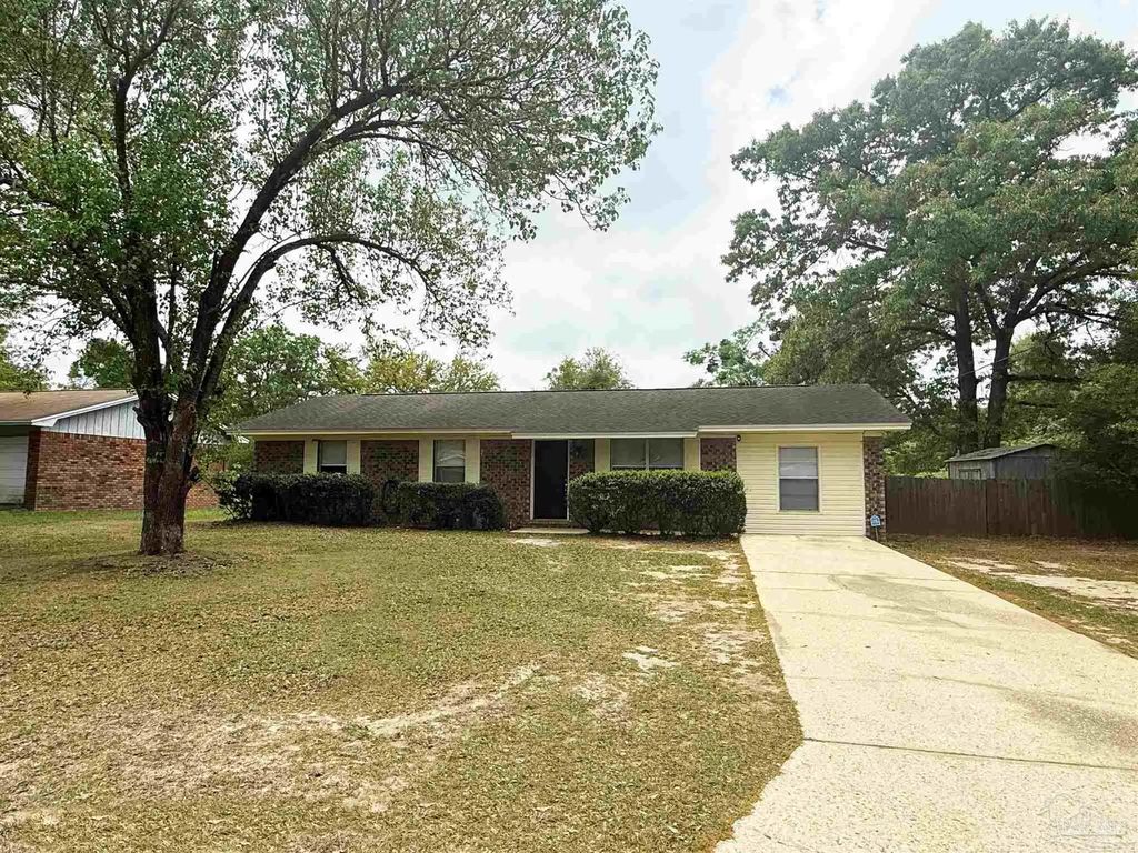 309 Forest Hills Dr, Cantonment