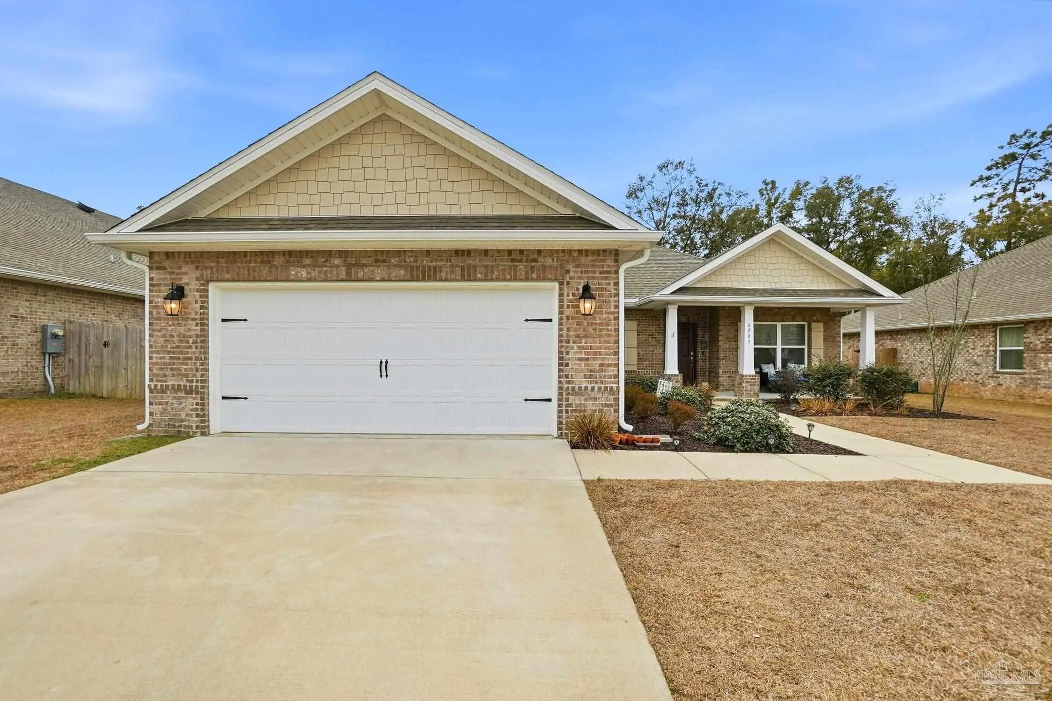 Photo of Listing #677845