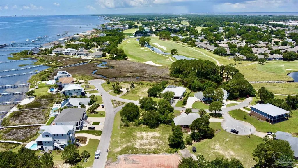 4136 Madura Rd, Gulf Breeze