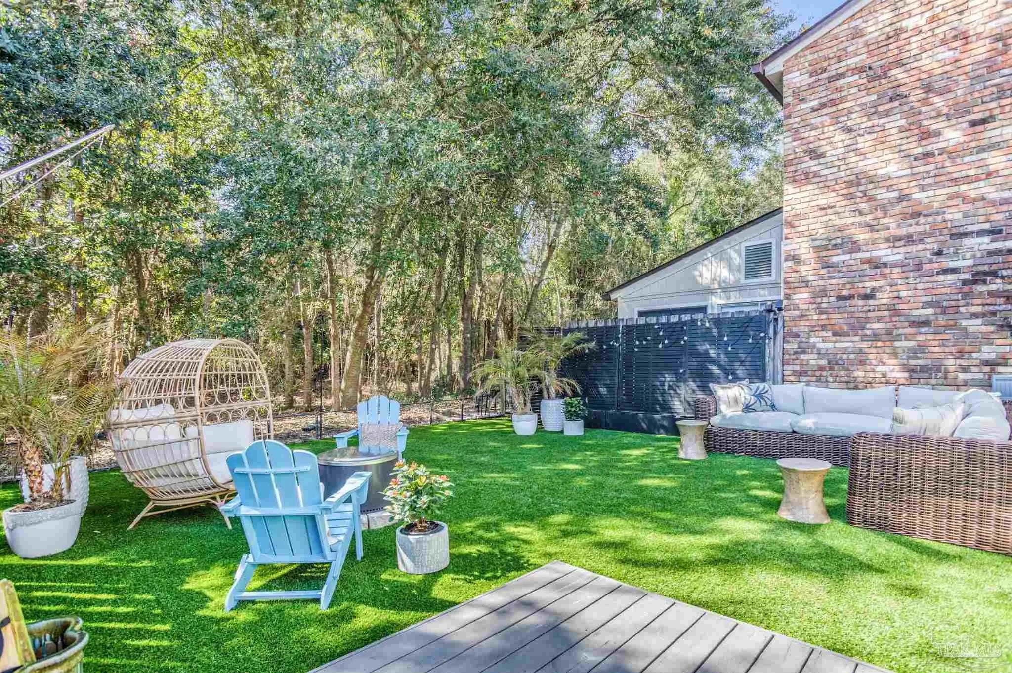 Photo of Listing #677797