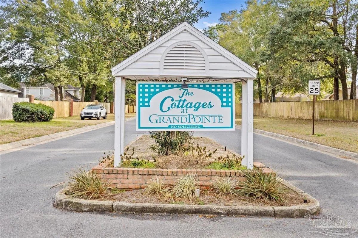 Photo of Listing #677563