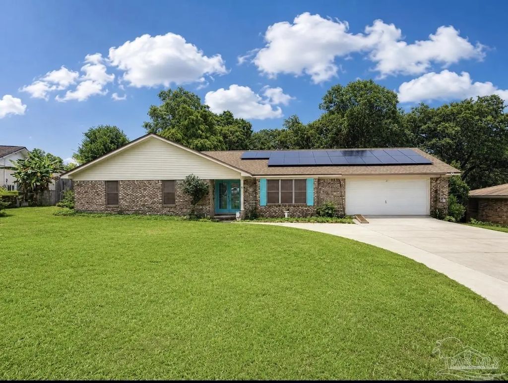 6 Rodgers Pl, Pensacola