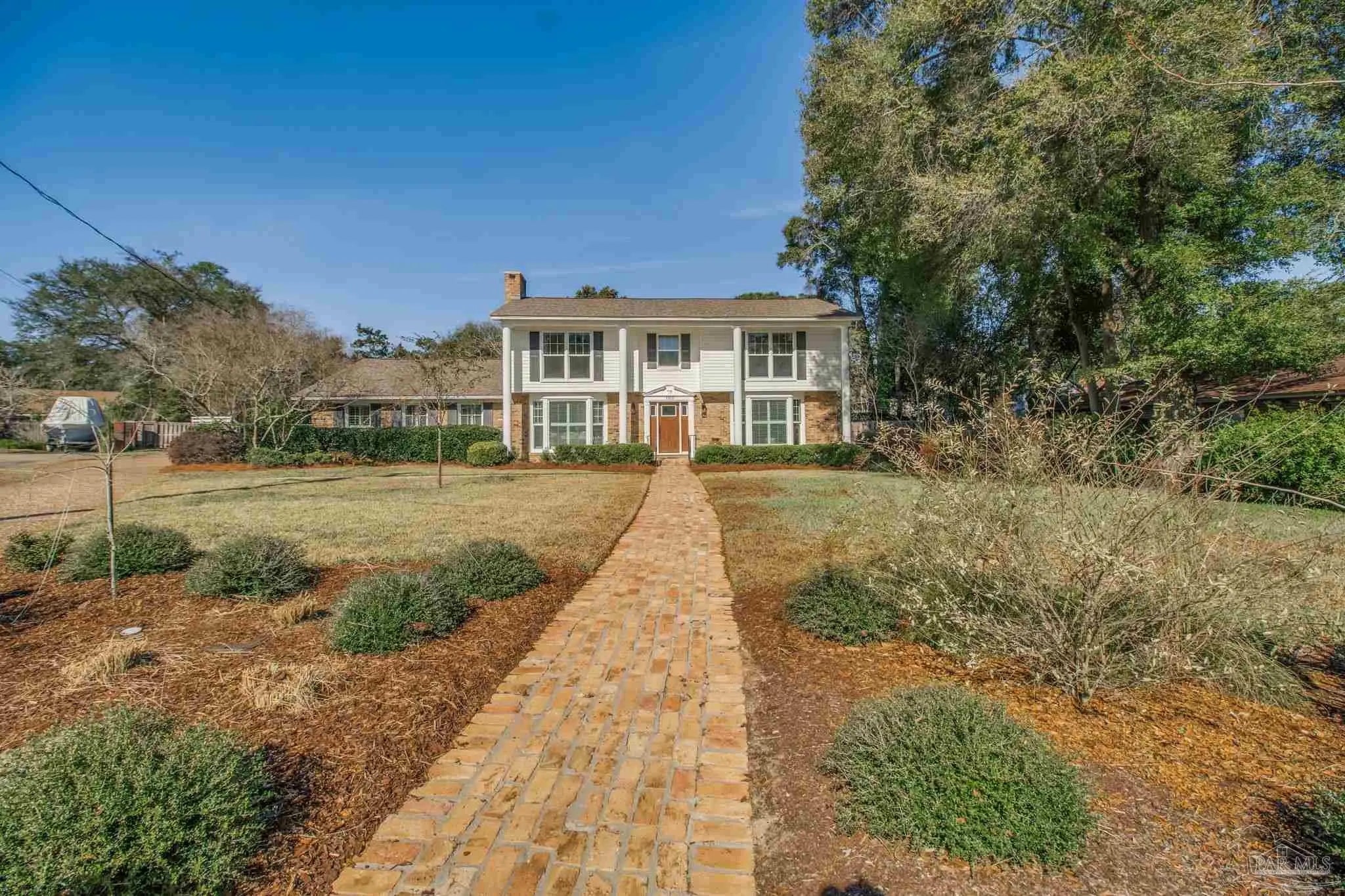 Photo of Listing #675556