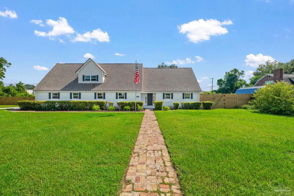 341 Lowell Ln, Pensacola