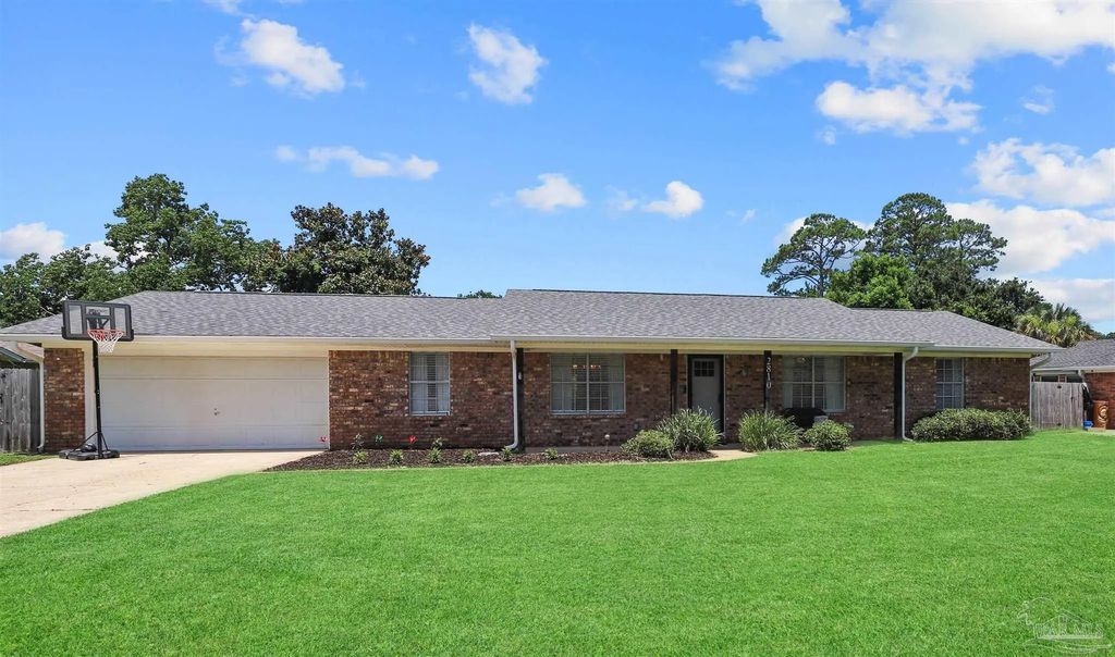 2810 Venetian Garden, Gulf Breeze