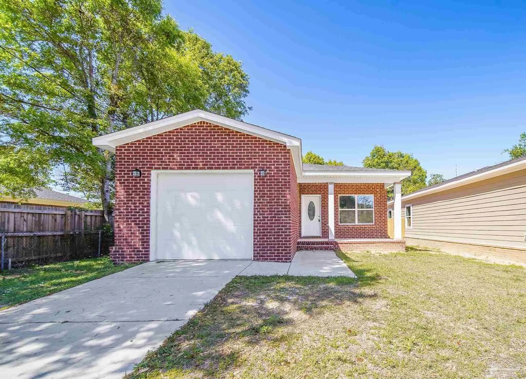 2318 W Lakeview Ave, Pensacola