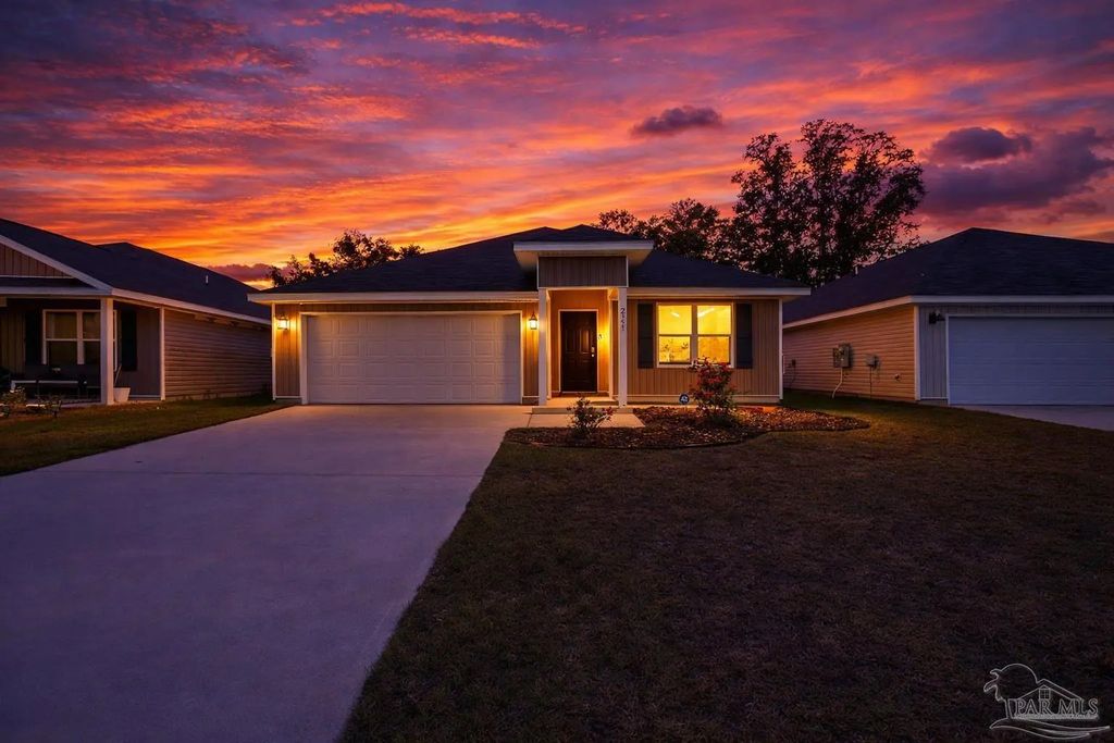 2351 Kirkwood Dr, Cantonment