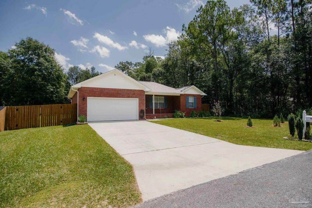 7282 Birdie Ln, Milton