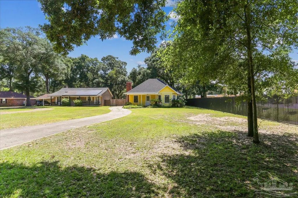 9440 Hummingbird Blvd, Pensacola