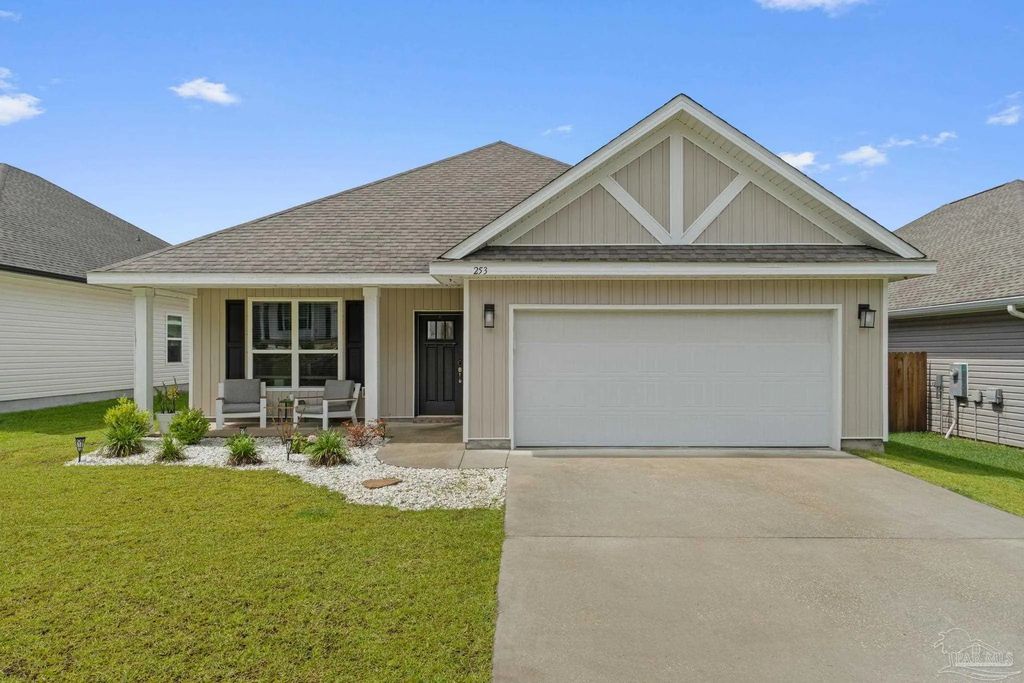 253 Camellia Dr, Cantonment