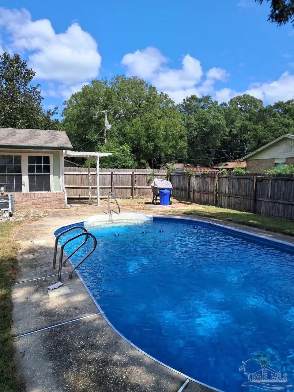 Photo of Listing #677463