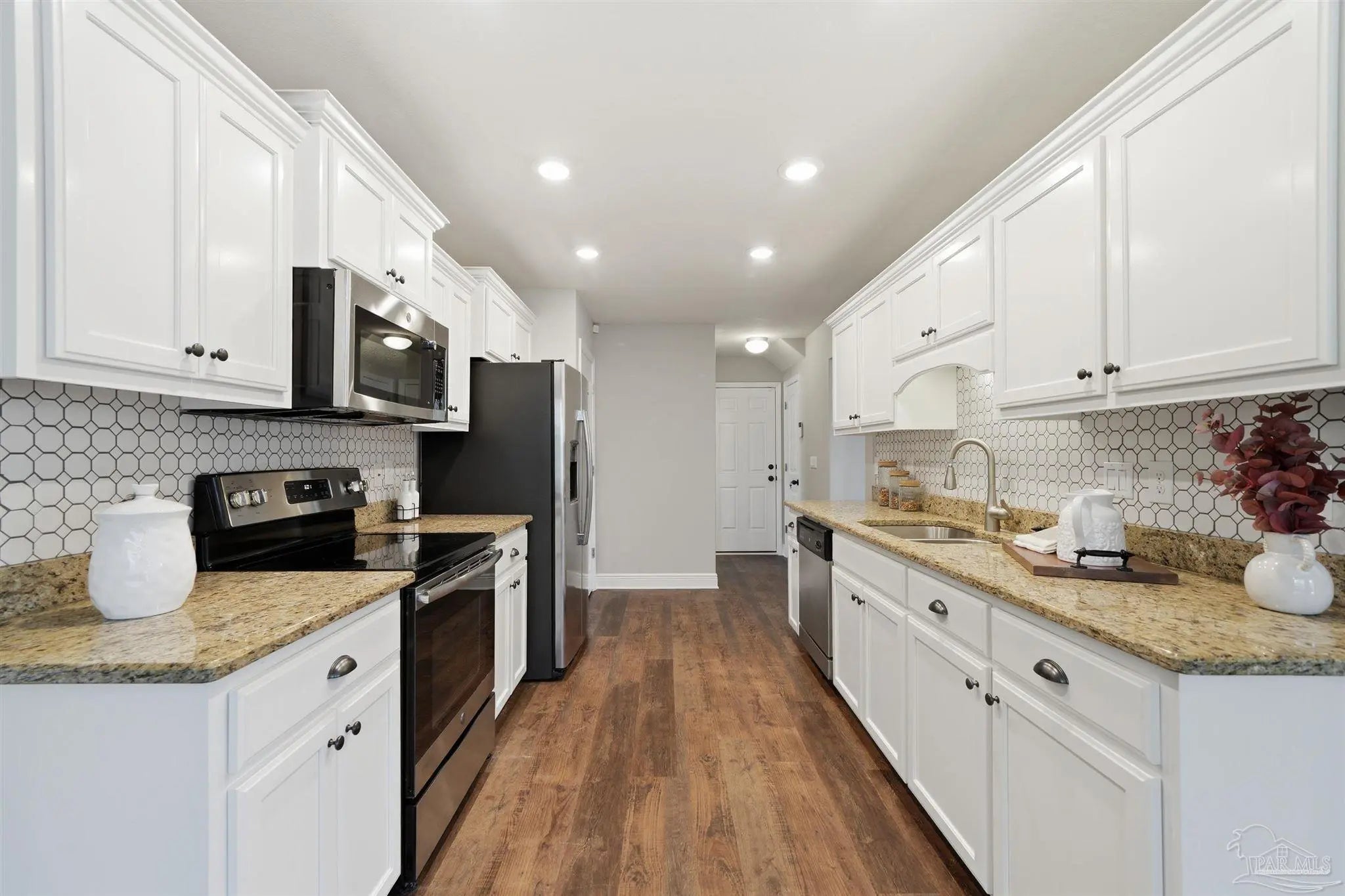 Photo of Listing #679673