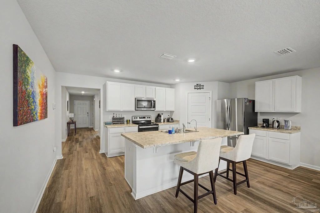 5976 Laurel Oak Dr, Pensacola