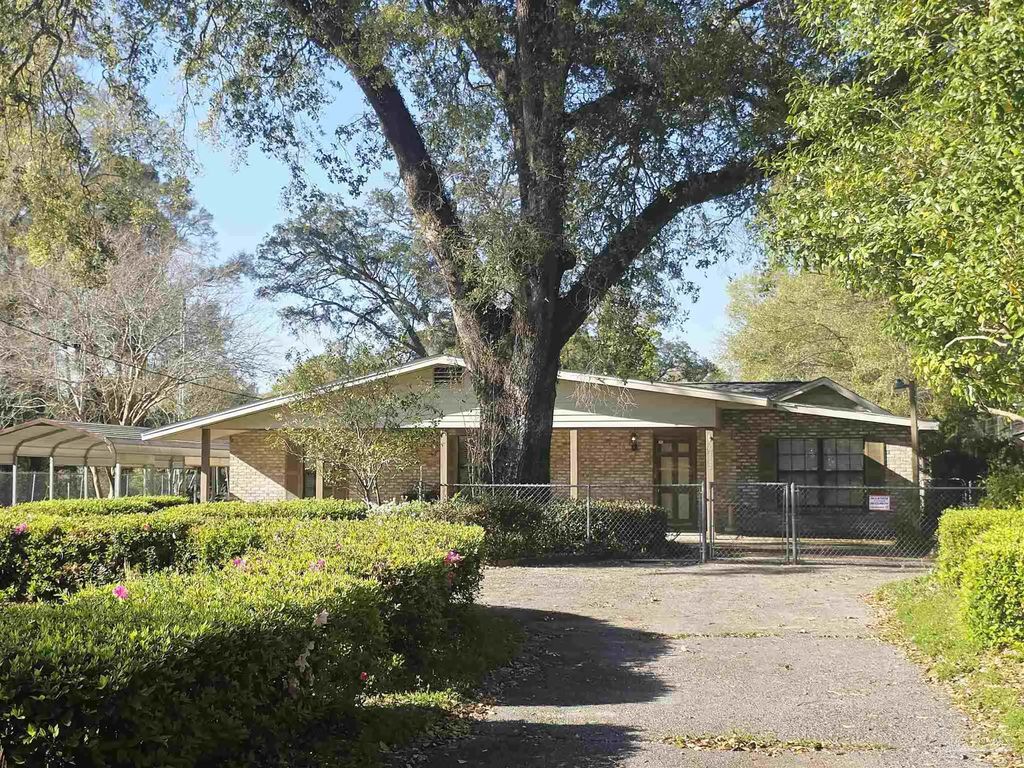 6412 W Fairfield Dr, Pensacola