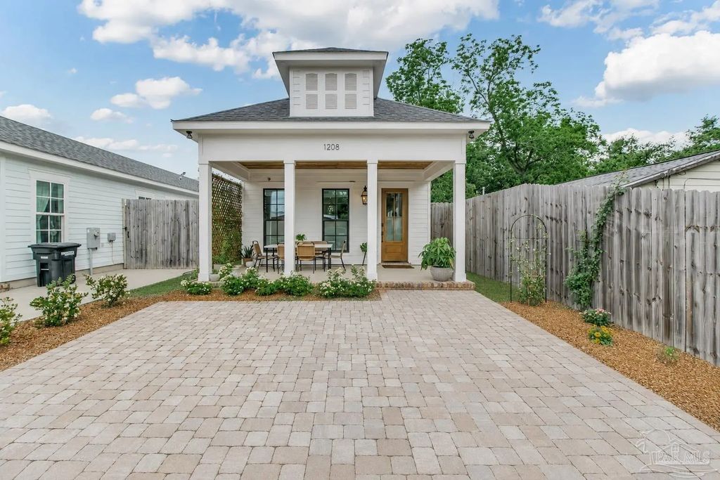 1208 E Fisher St, Pensacola