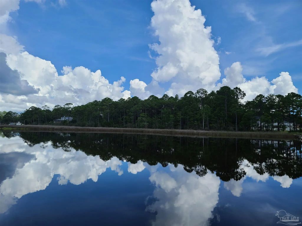 8855 Gerald Rd, Pensacola