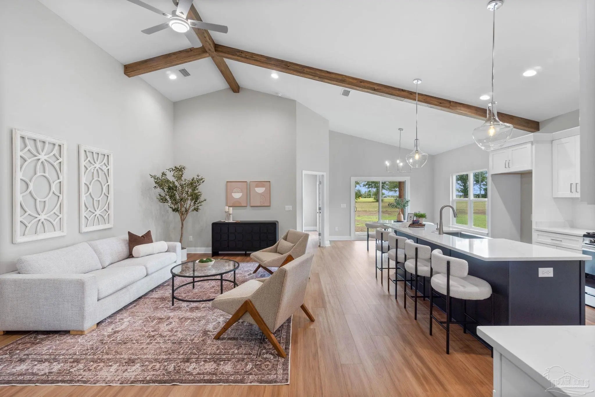 Photo of Listing #677285