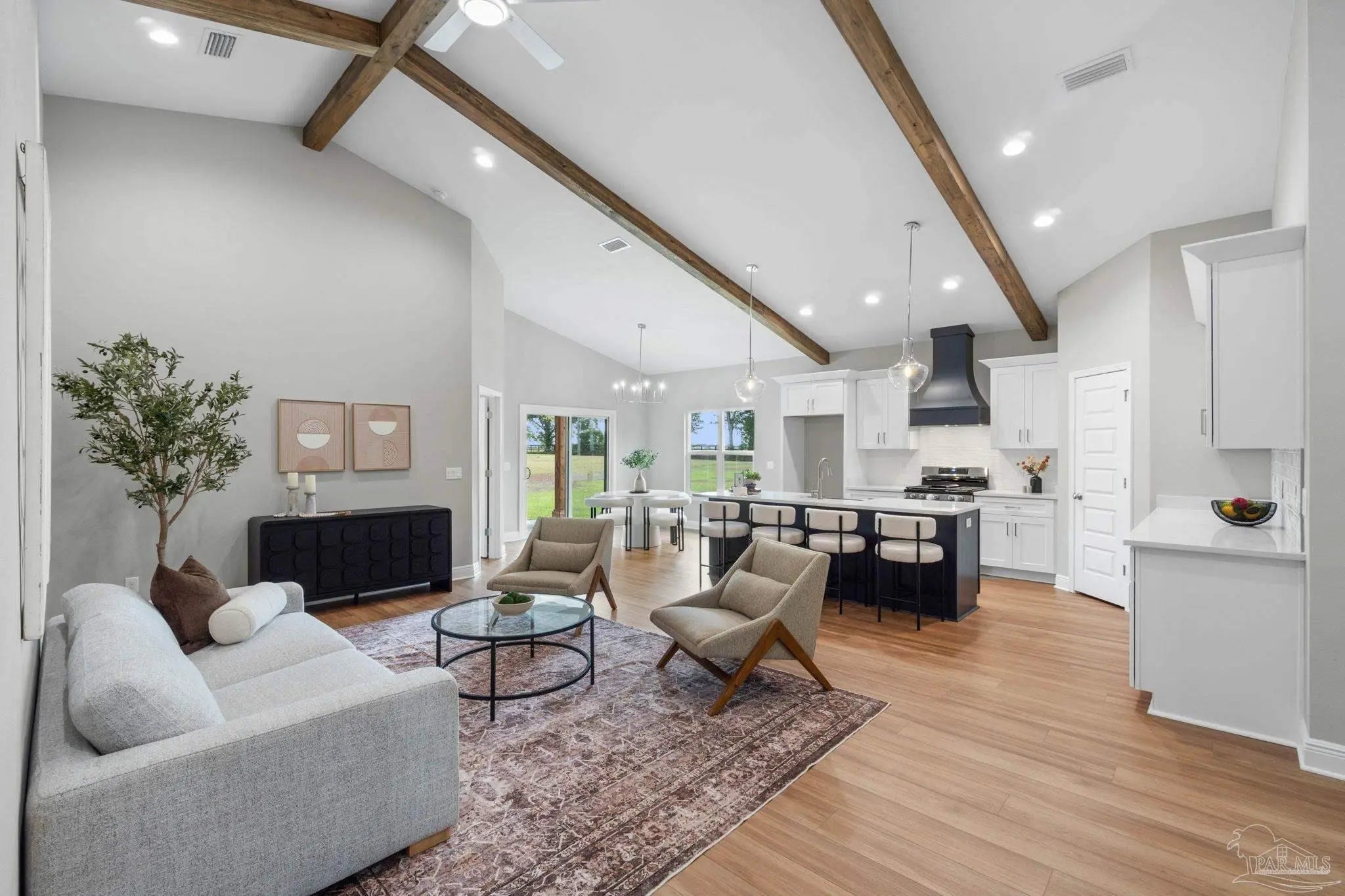 Photo of Listing #677285