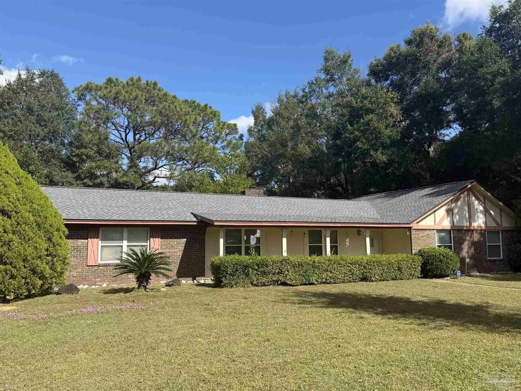 4112 Croydon Rd, Pensacola