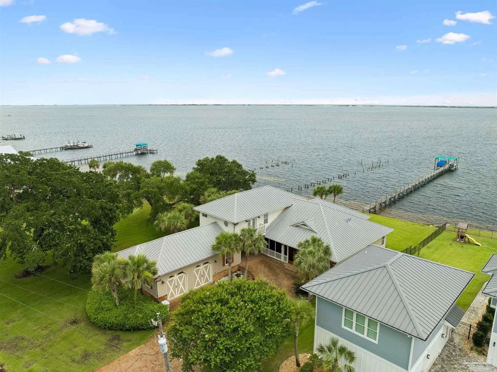 3361 Edgewater Dr, Gulf Breeze