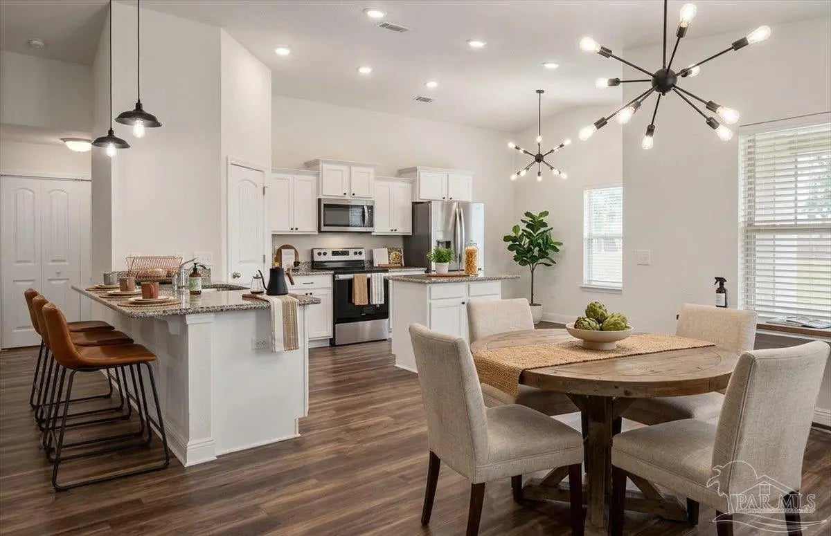 Photo of Listing #678917