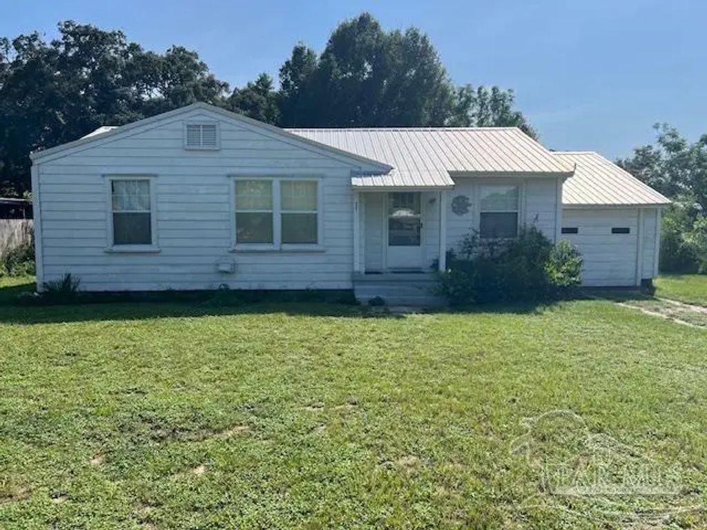 301 Lakewood Rd, Pensacola