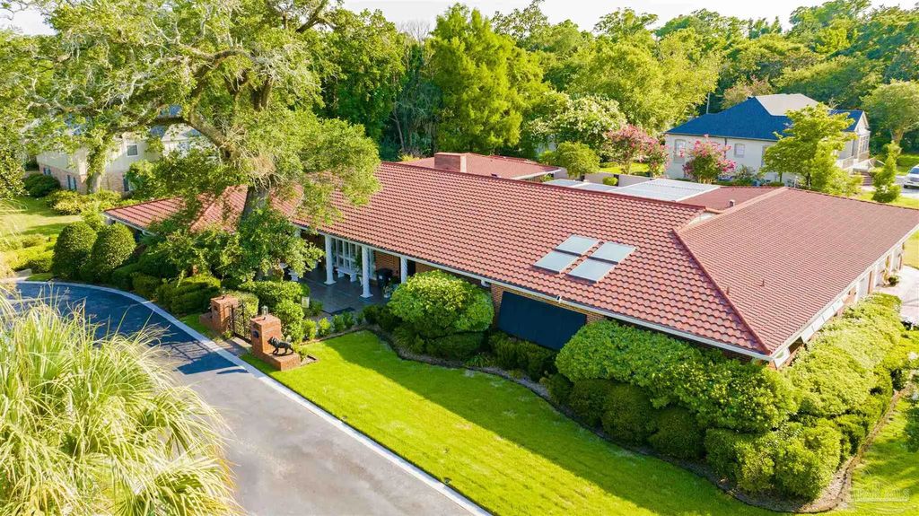 1415 N Barcelona St, Pensacola
