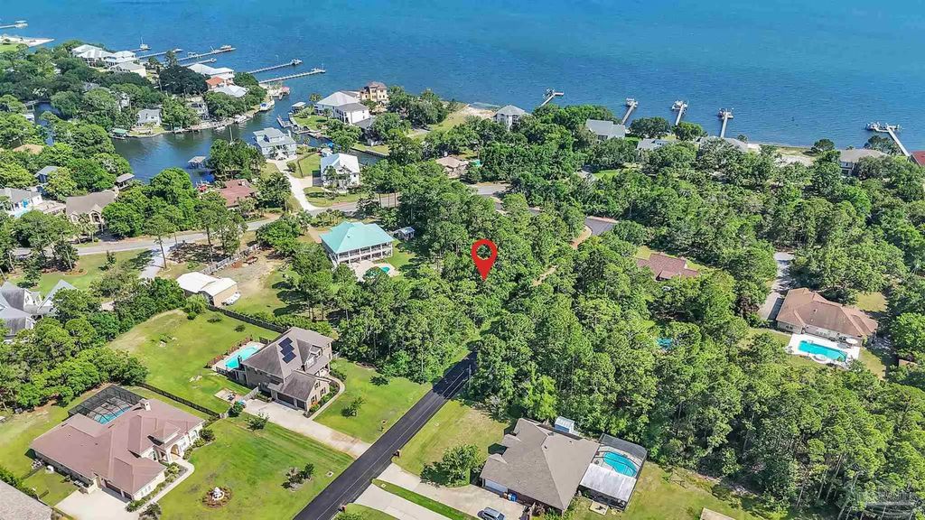 Dubose Rd, Gulf Breeze